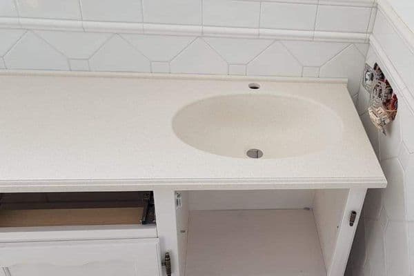 Столешница и подоконник из искусственного камня TriStone Столешница и подоконник из искусственного камня TriStone