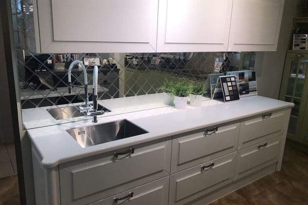 Столешница для кухни из искусственного камня Staron EY510 Metallic Yukon Столешница для кухни из искусственного камня Staron EY510 Metallic Yukon