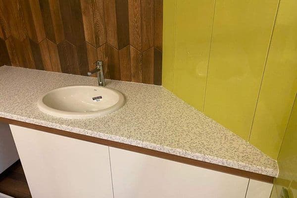 Столешница в ванную из искусственного камня Staron QD212 Mosaic Dalmatian Столешница в ванную из искусственного камня Staron QD212 Mosaic Dalmatian