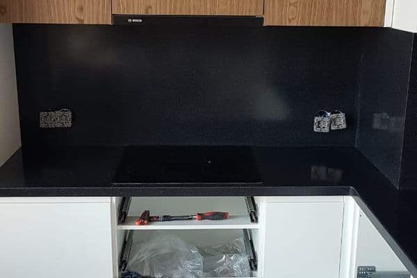 Угловая столешница для кухни и стеновая панель из акрилового камня Hanex Угловая столешница для кухни и стеновая панель из акрилового камня Hanex
