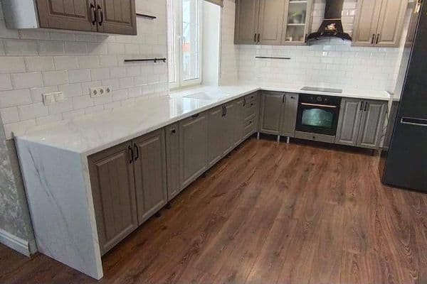Угловая столешница для кухни с интегрированной мойкой из искусственного камня Grandex C-801 A Arezzo Угловая столешница для кухни с интегрированной мойкой из искусственного камня Grandex C-801 A Arezzo